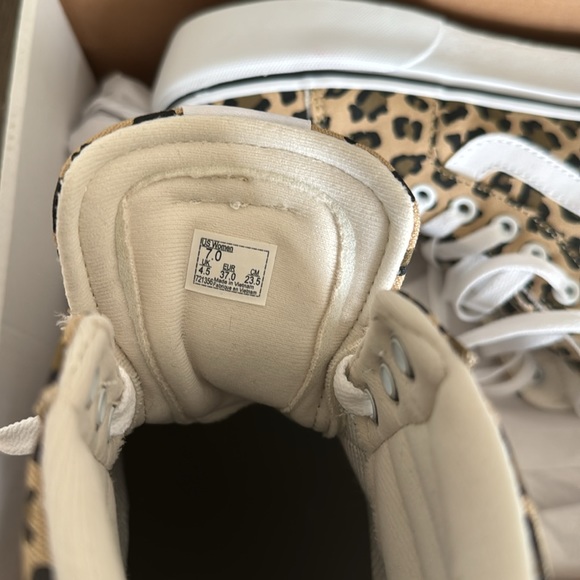 NWT Vans Filmore Hi-Top Leopard Print shoes size 7 women 5.5 men - Picture 2 of 5